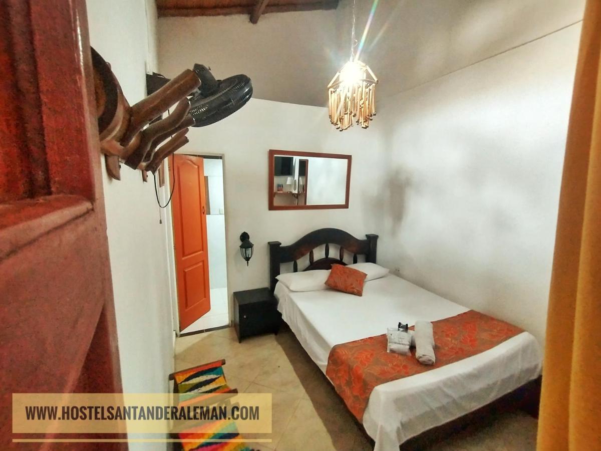 Santander Aleman Hostel San Gil Exteriör bild