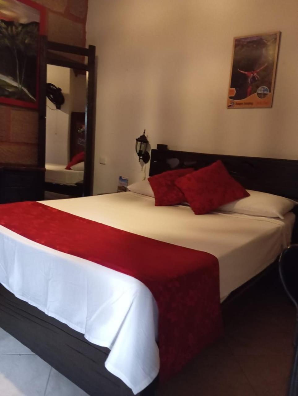 Santander Aleman Hostel San Gil Exteriör bild