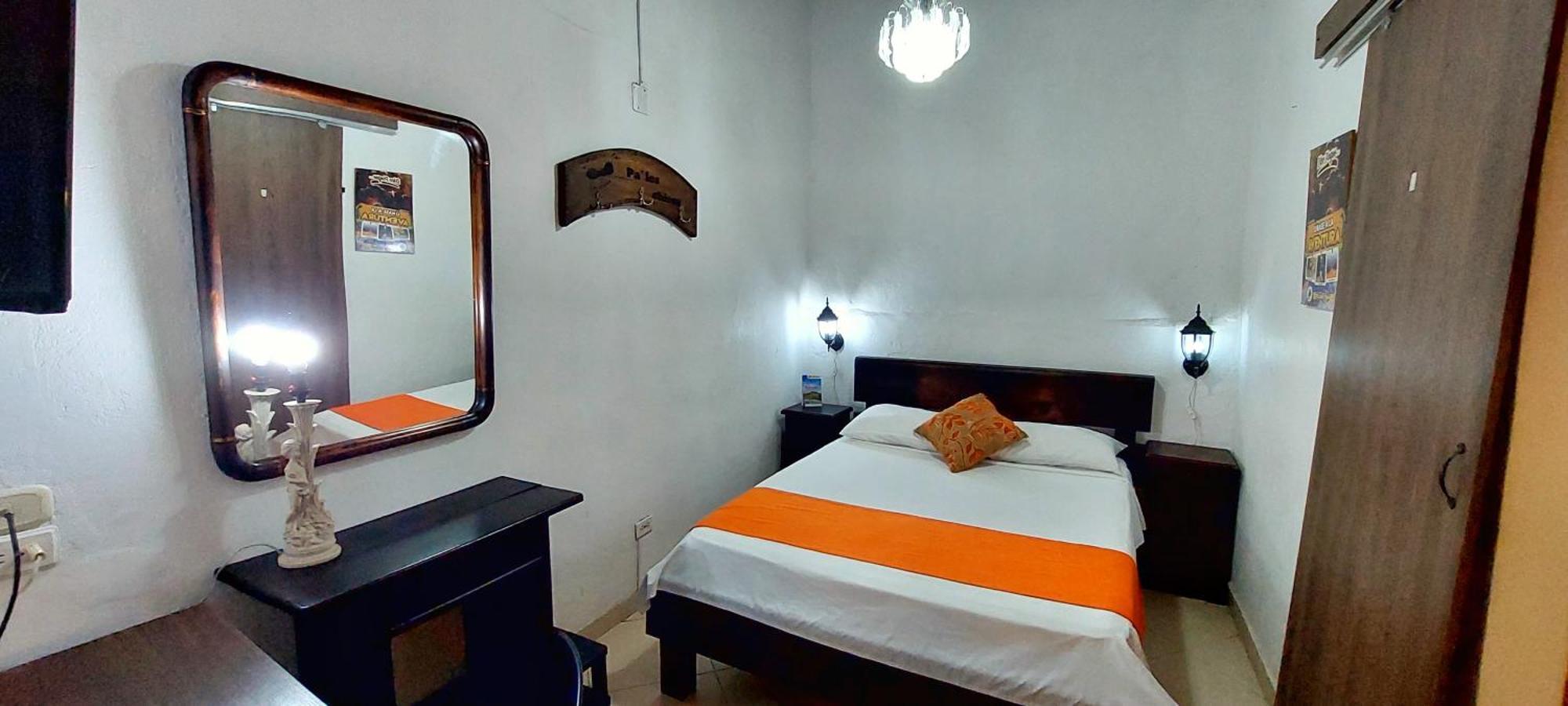 Santander Aleman Hostel San Gil Exteriör bild